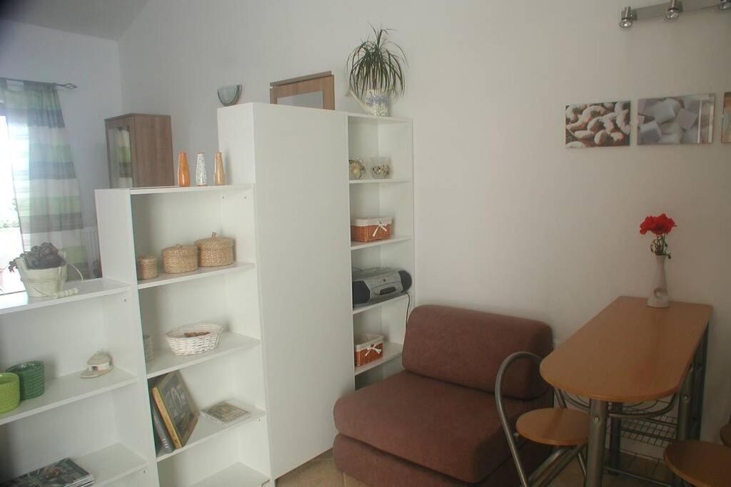 Stinjan-Studio Apartment Petric Pula Exteriör bild